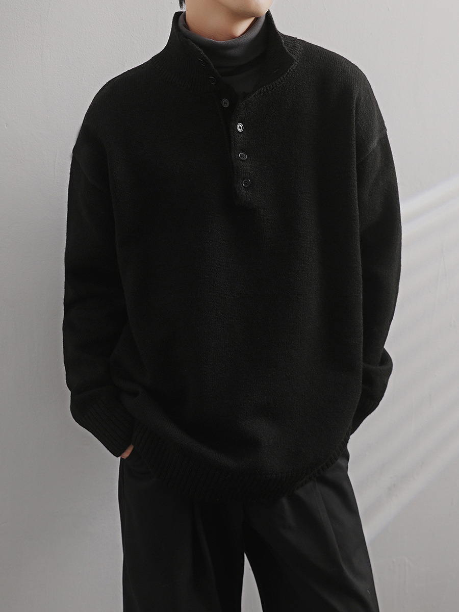 Medio cuello alto 2025, otoño y invierno, camiseta de punto de color sólido, diseño de cuello de botón, suéter de personalidad, chaqueta suelta para hombres