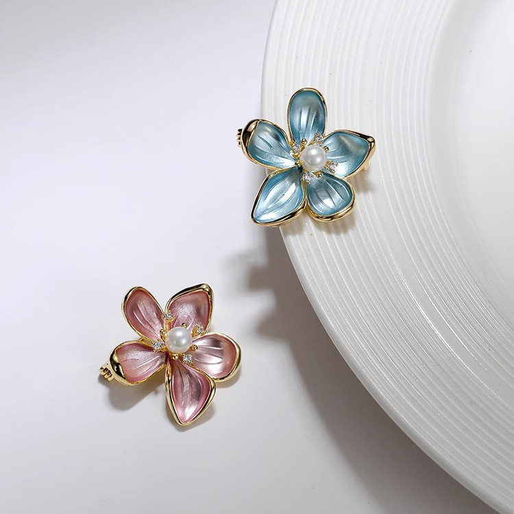 Casual Elegant Begonia Flower Brooch, High-End Women's Exquisite Pearl Corsage, Elegant Oil-Dropping Flower Pin, Suit Accessories