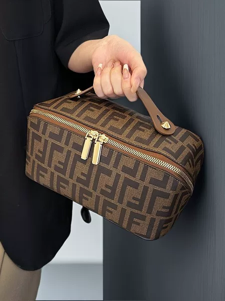 Cross-Border New Portable Cosmetic Bag for Women Large Capacity Portable Travel Skin Care Product Toiletry Storage Bag Makeup Brush