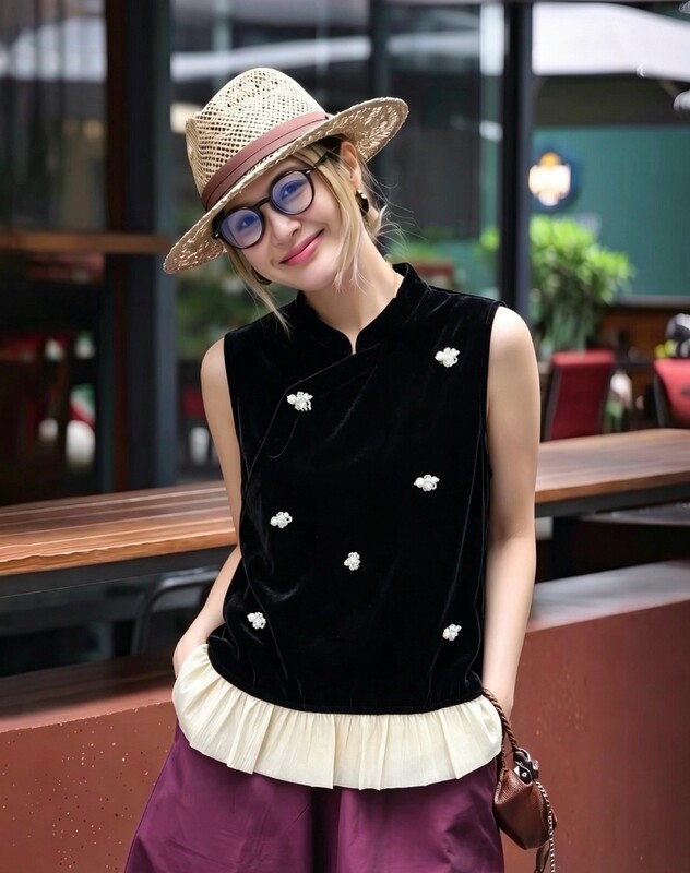 2026 Summer New Style Light Luxury Beaded Floral Silk Velvet Sleeveless Blouse with Stand Collar 107