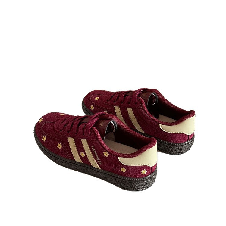 Flores bordadas de zapatos de mujer de otoño 2025 nuevo estilo europeo estación universal zapatos casuales americanos retro Gump skate
