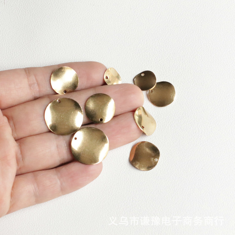 Brass Blank Single-Hole Wavy Round Copper Sheet Material Wholesale Pendant Necklace Accessories DIY Copper Jewelry Parts