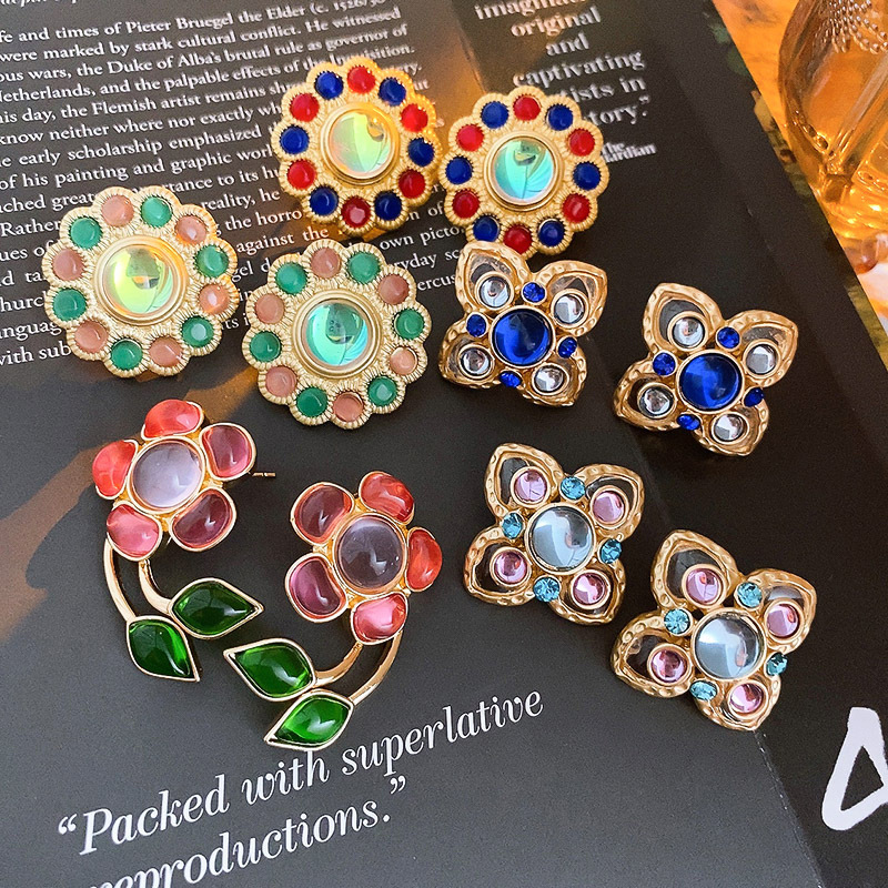 Retro Flower Resin Copper Inlay Opal Ear Studs 1 Pair