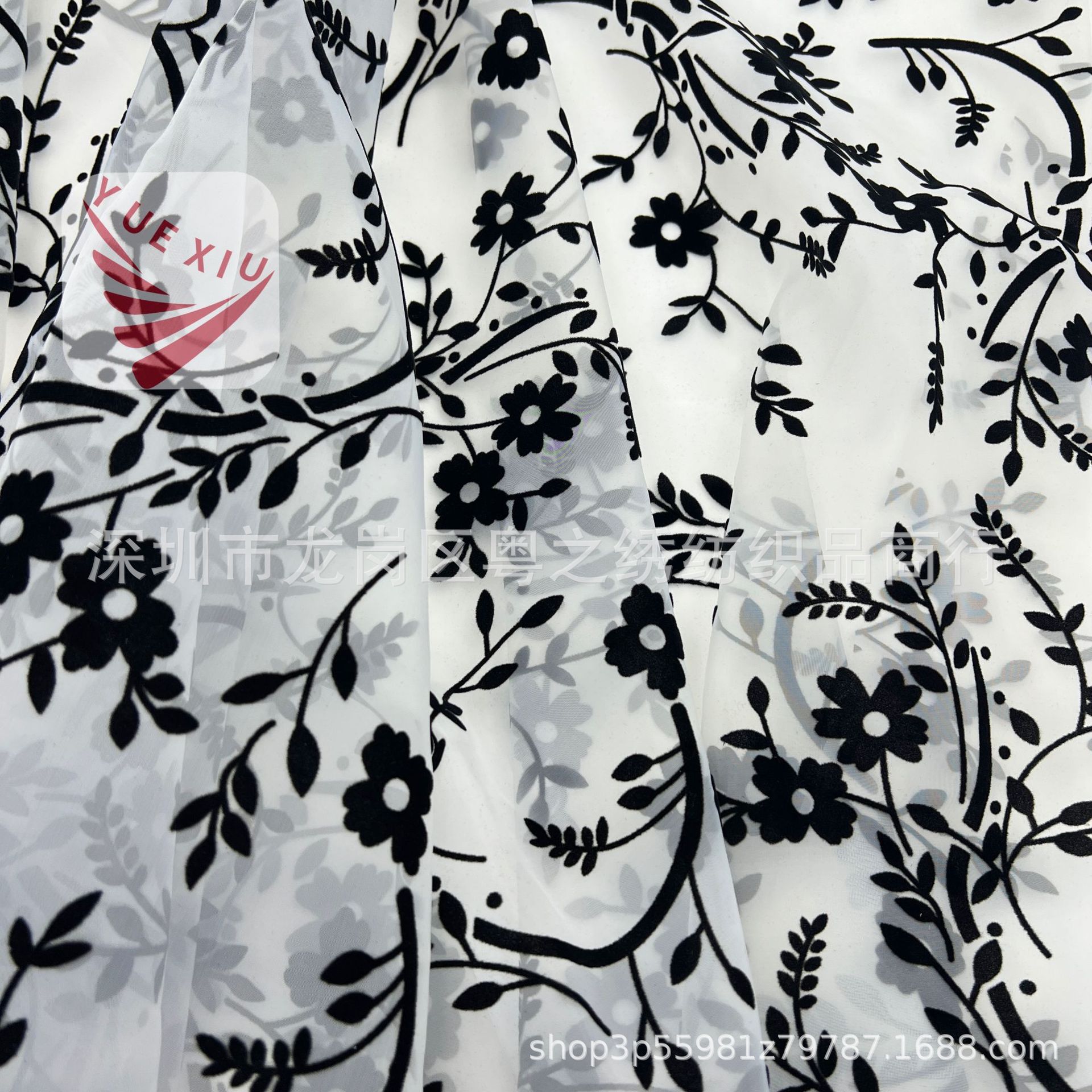 批发植绒网纱上衣面料 经编网特密纱 童装纱裙布料梅花黑色花朵