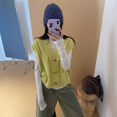 羊毛混纺韩系慵懒宽松休闲牛角扣针织马甲女秋冬麻花时尚毛衣背心
