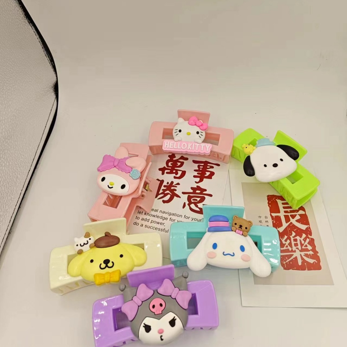 El clip de tiburón en línea es famoso. Clip de dibujos animados femeninos. Jade Gui Perro Kulomi. Estudiante detrás de la cabeza. Clip de pelo.