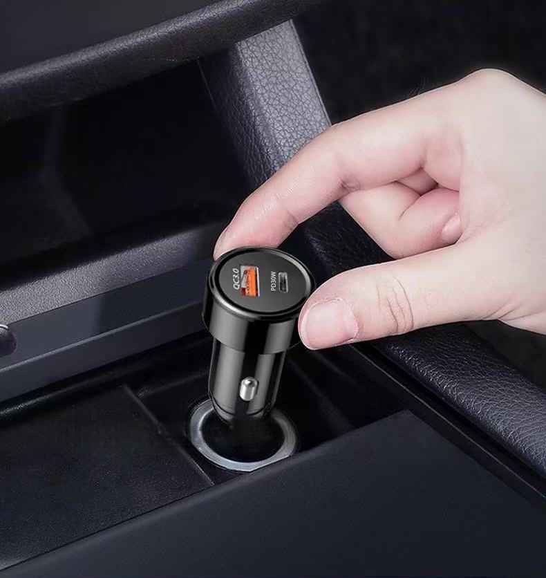 Qc3.0 Fast Charging Type-C Smart Car Charger Pd30W Car Charger Manufacturer USB Flash Charging Cross-Border Support Pps