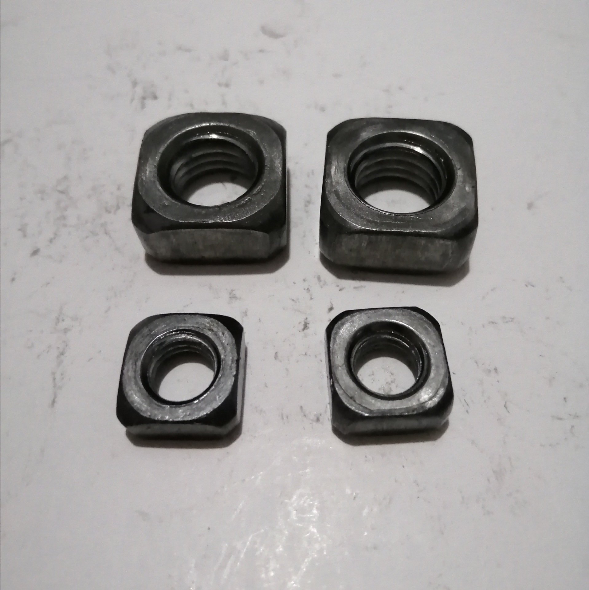 批发M6--M12四方螺母。  异形四方螺帽  方块螺母