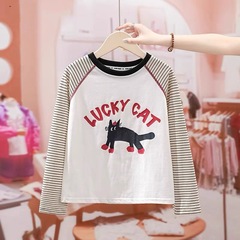 2025春の新しい女の子のストライプの肩の袖の上着の子供の長袖の底のシャツのtシャツの洋風の中で大きい子供服