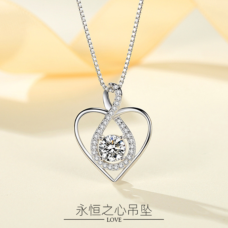 Collar de corazón de plata esterlina s925 colgante en forma de corazón simple de las mujeres Cadena de hueso de moda europea y americana cerradura de moda todo partido al por mayor