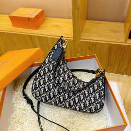 跨境时尚2025新款小众复古刺绣腋下包感字母提花面料单肩包斜挎包