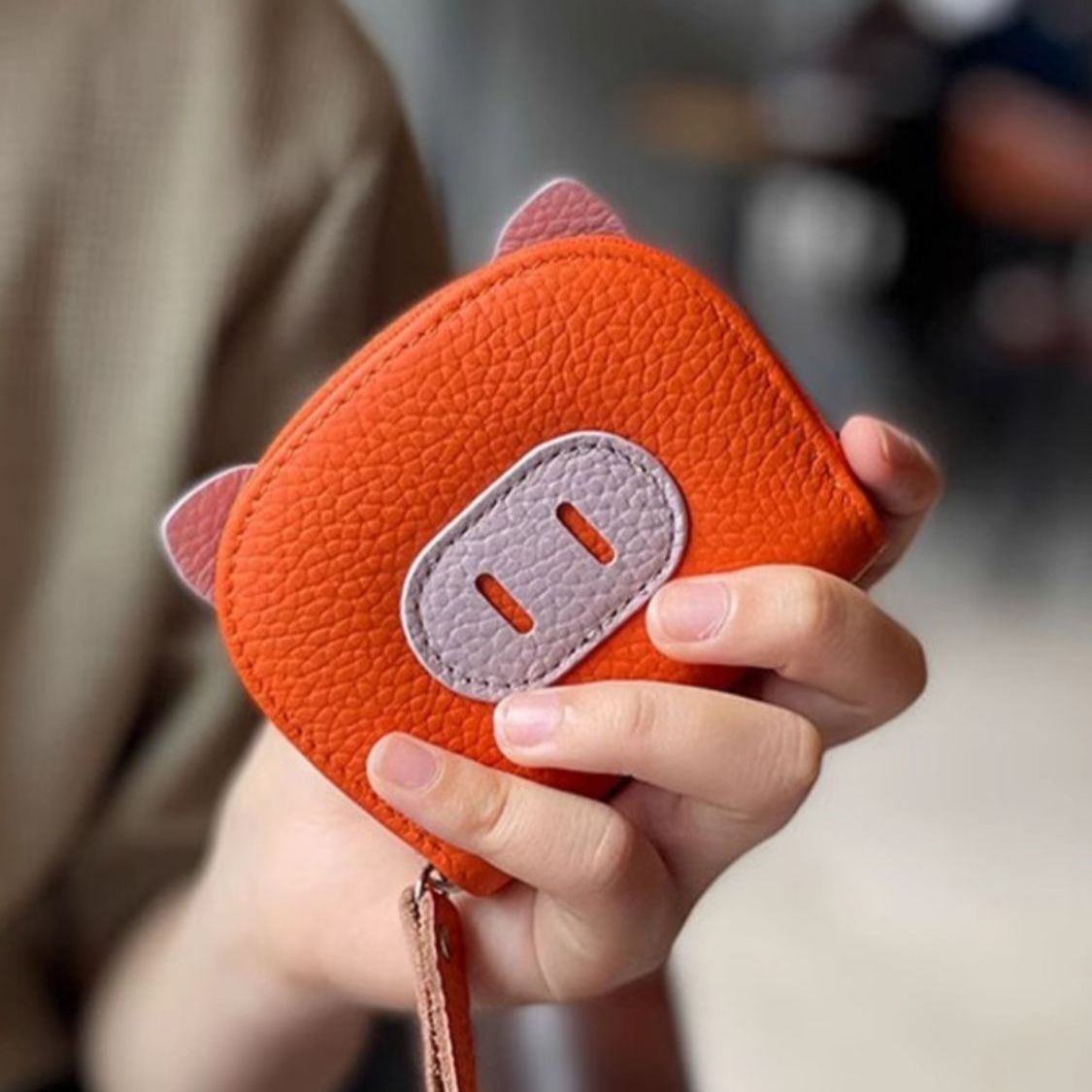 New genuine leather card holder, cute pig coin purse, multi-card slot document holder, cartoon compact card sleeve