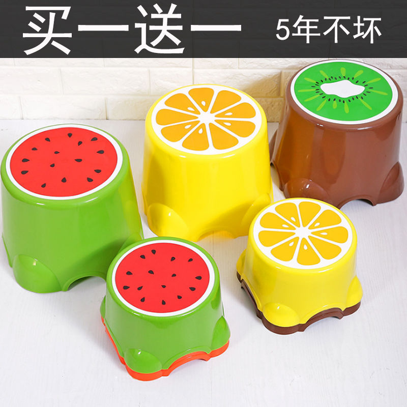 Taburete de plástico grueso, taburete pequeño para niños domésticos, taburete cuadrado, baño de moda, silla de sala de estar, fábrica para adultos, una pieza al por mayor