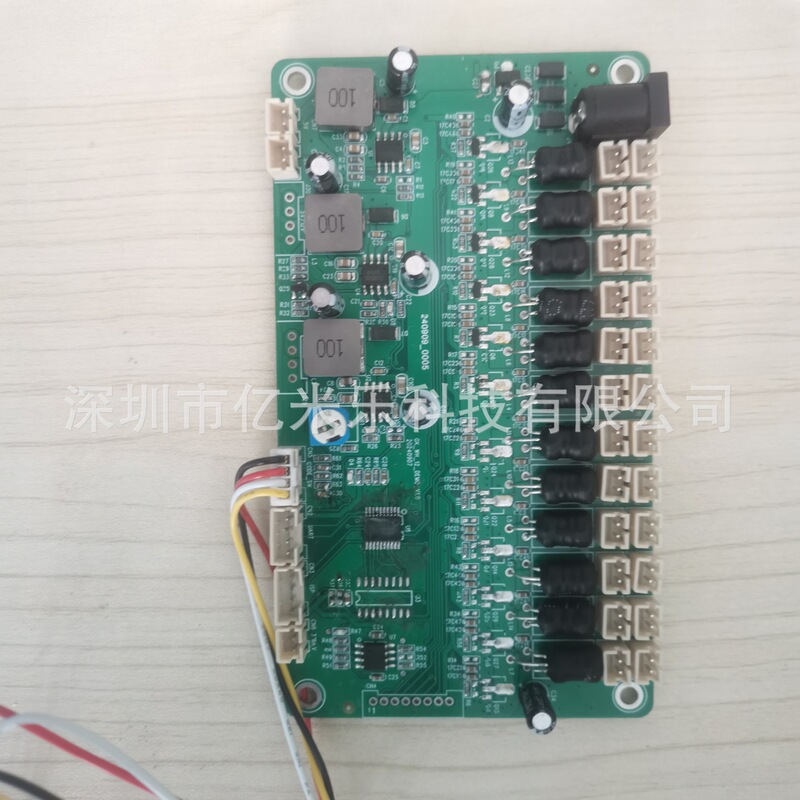 Multi-Channel Atomizer Motherboard, with Coding Switch to Control Size, with Thermocouple Feedback, Fan Control Multi-Channel Atomizer Motherboard, with Coding Switch to Control Size, with Thermocouple Feedback, Fan Control