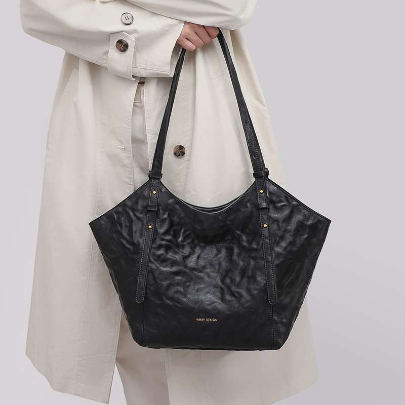 Túi tote da nữ đáy rộng dáng đeo nách — đen, Lời bài hát: Black (Public Version)