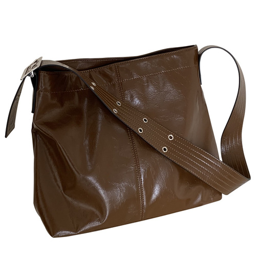 广州女包质感洋气单肩托特包大包简约复古大容量宽肩带斜挎包潮款