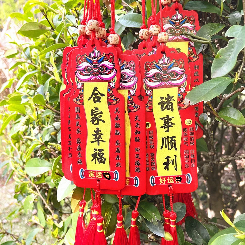 Красная длинная голова тигра, версия молится для желаний, деревянный знак, туристический живописный пятно, школьный стиль, детский сад с логотипом для печати