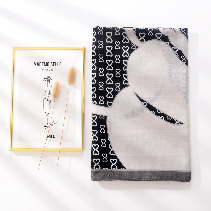 Otoño e Invierno nueva moda europea y americana estilo Chanel impreso bufanda Negro estilo occidental Camelia algodón y lino sensación bufanda chal