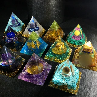 跨境外贸爆款水晶球金字塔水晶碎石滴胶树脂家居桌面摆件手工制作