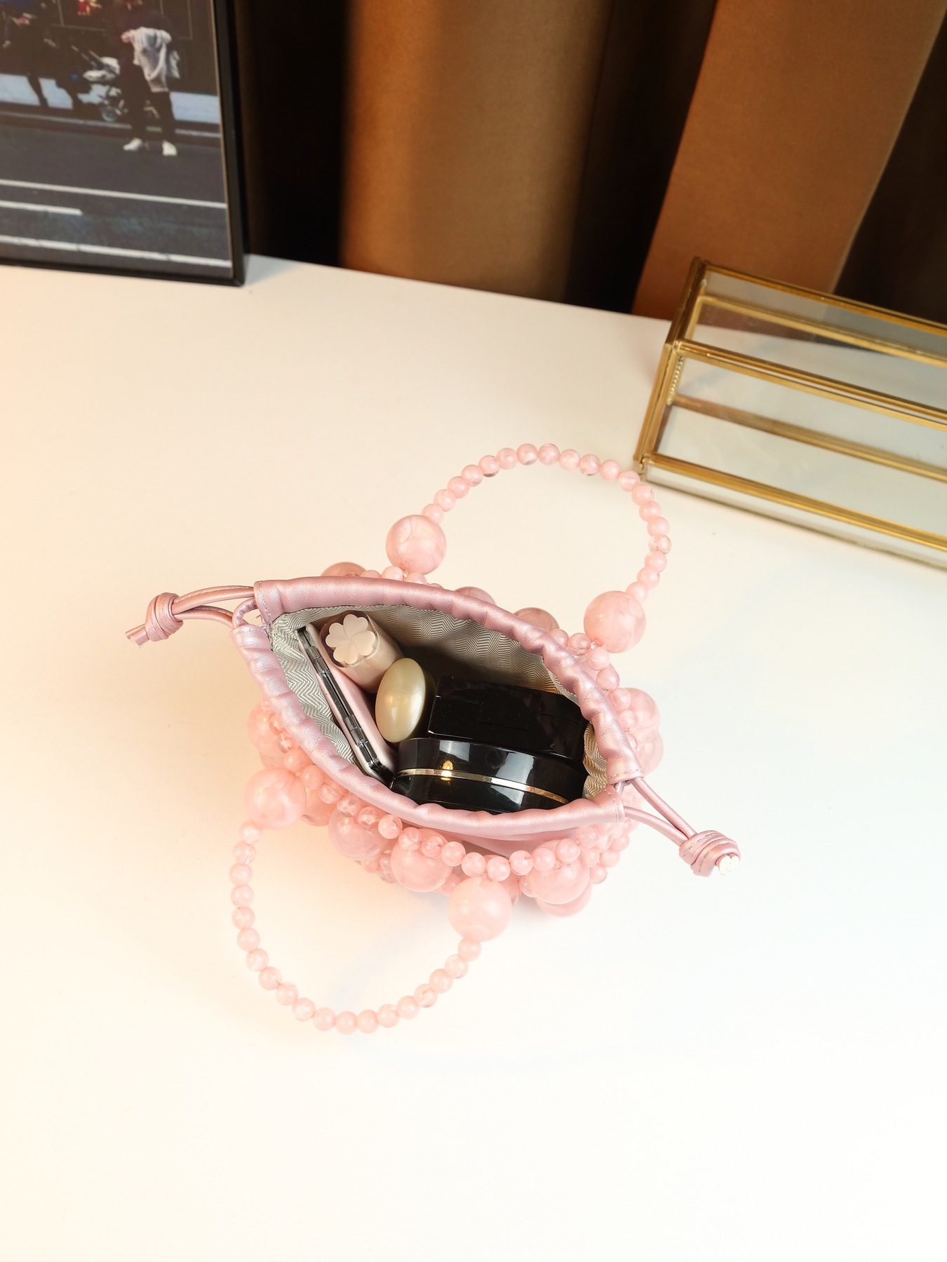Borsa a secchiello donna con perle in metallo per sera_voghion.com