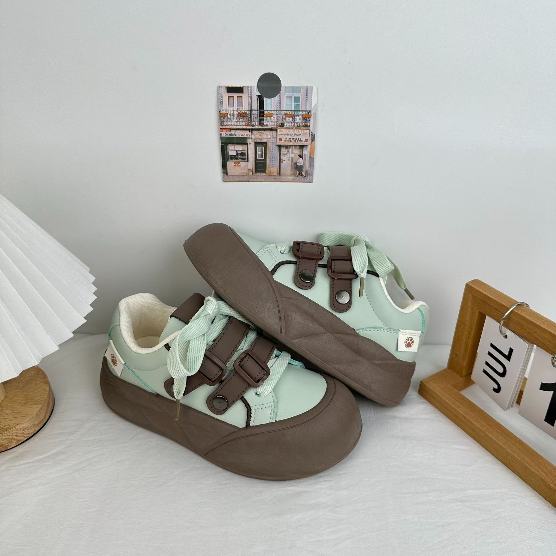 Yuanbo 2025 primavera zapatos de pan para estudiantes de nicho zapatos de plataforma de todo fósforo zapatos blancos casuales coreanos para mujer