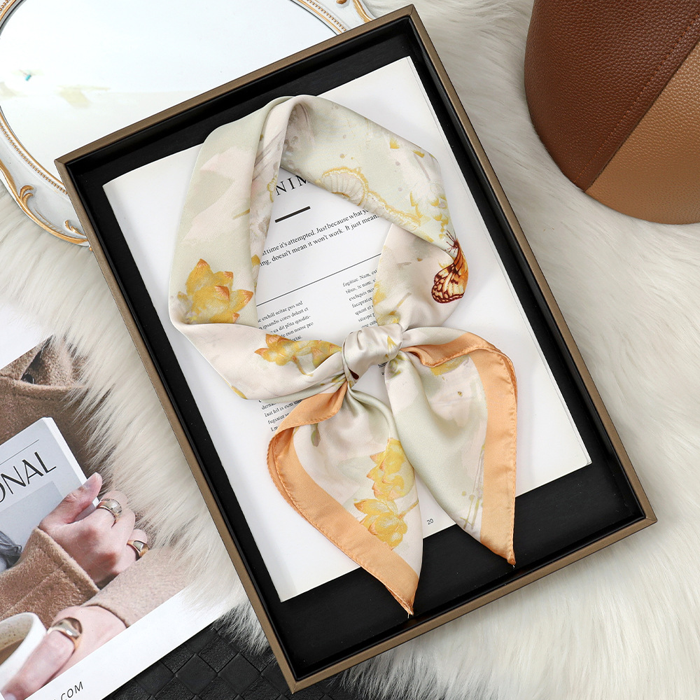 Elegante flor de loto color claro 70 bufanda de seda de satén bufanda de seda con estampado de mariposa bufanda cuadrada de color fresco de alta calidad