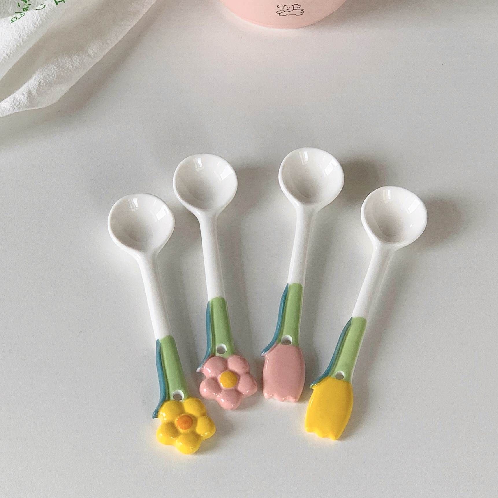 Cute Ceramic Coffee Scoop With Long Handle For Dessert And Stirring_voghion.com
