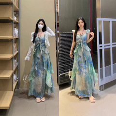 大きいサイズの婦人服のストラップの気質のワンピースの女性の夏のプリントのシフォンはやせて肉のワンピースを遮ります