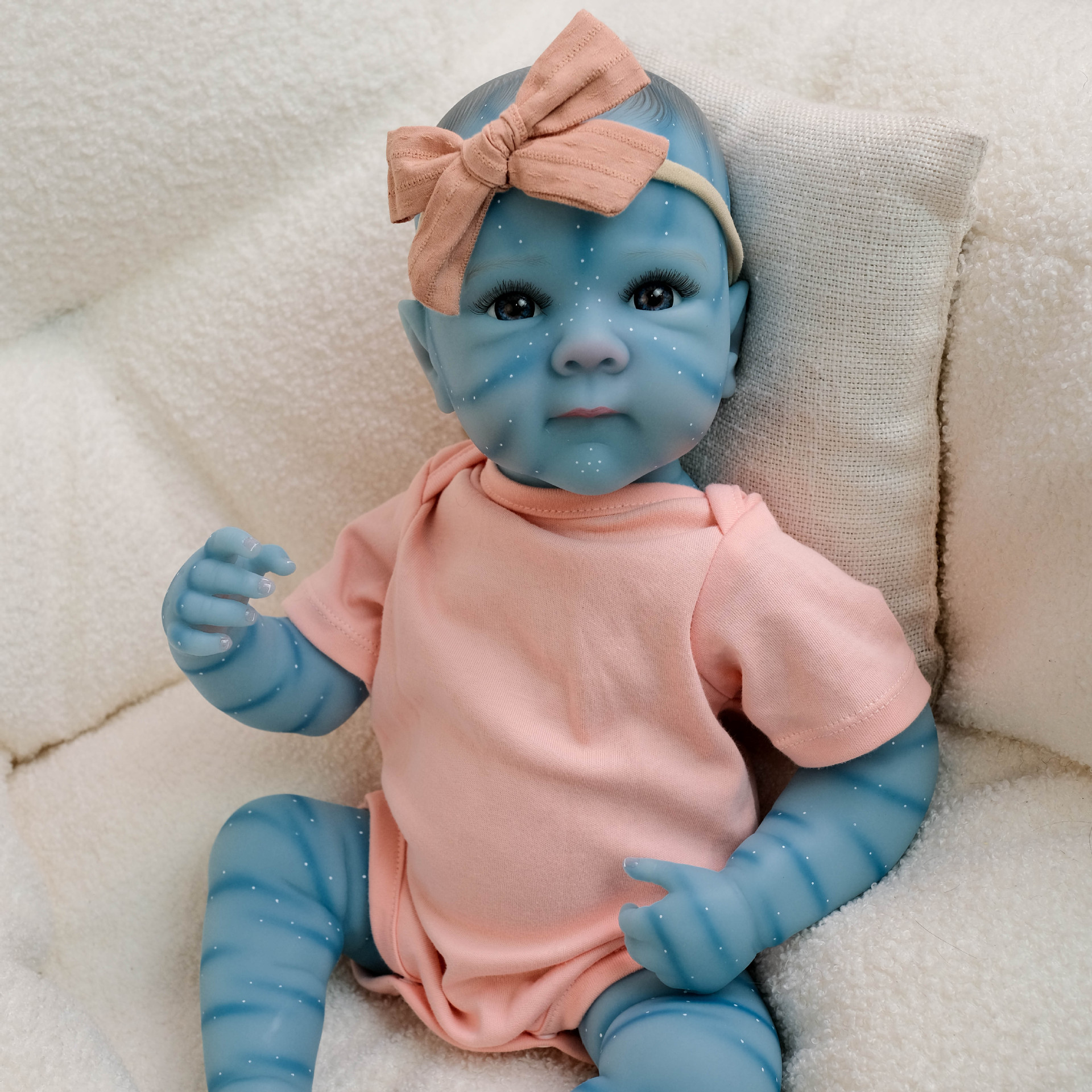 Muñeca de renacimiento de simulación Bettie de una pieza de color rojo anaranjado de 18 pulgadas para enviar regalos de Navidad de cumpleaños para niños