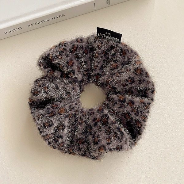 Plush gray leopard print