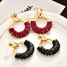 耳钉;耳扣;耳环