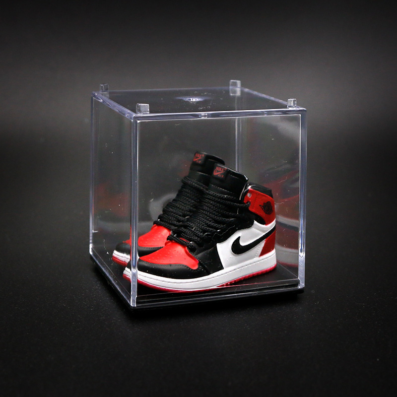 AJ zapatos de baloncesto zapatos de moda mini modelo tridimensional dedo del pie rojo y negro decoración del coche decoración de la torta modelo de zapato hecho a mano