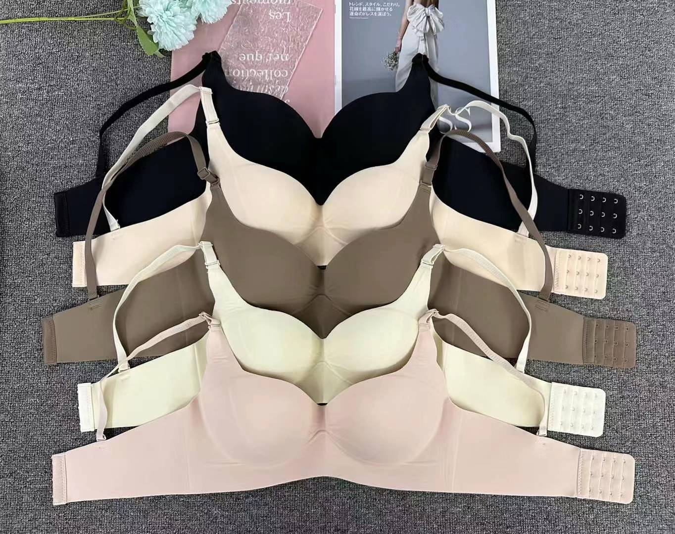 Nuevo estilo de verano brillante sin marcas cómodas ropa interior brillante sexy desnudo sujetador contra el pecho contra la caída del sujetador