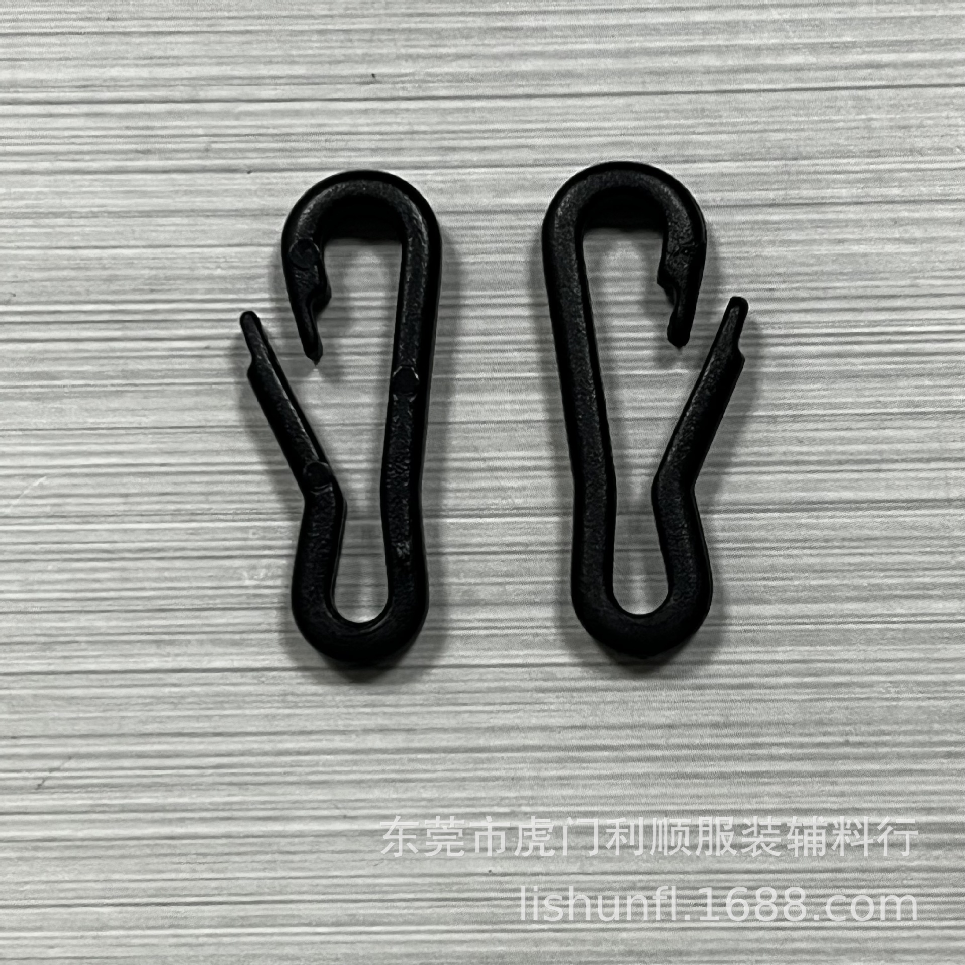 Manufacturer's Spot Plastic 8-character Hat Windproof Small Hook Buckle Glove Anti-lost Hook Question Mark Hook Plastic Hook Buckle