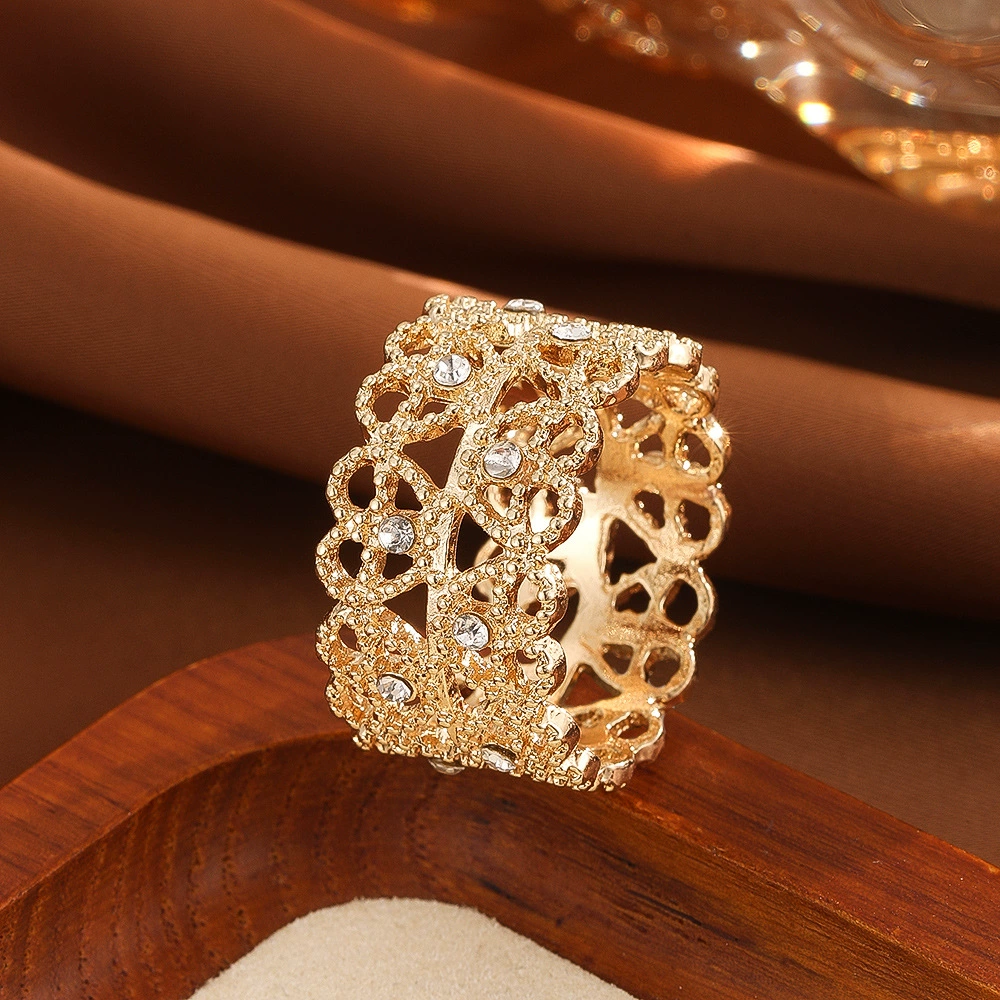 Новые дикие высококачественные кольца шелковые полотенца пряжки изысканные многофункциональные полые нишевые кольца