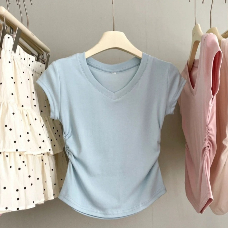Elegant V-Neck Light Blue Short-Sleeve T-Shirt for Women, Summer 2026, Niche Style, Waist-Cinching, Ruched, Chic, Pure Desire Style, Slimming Top