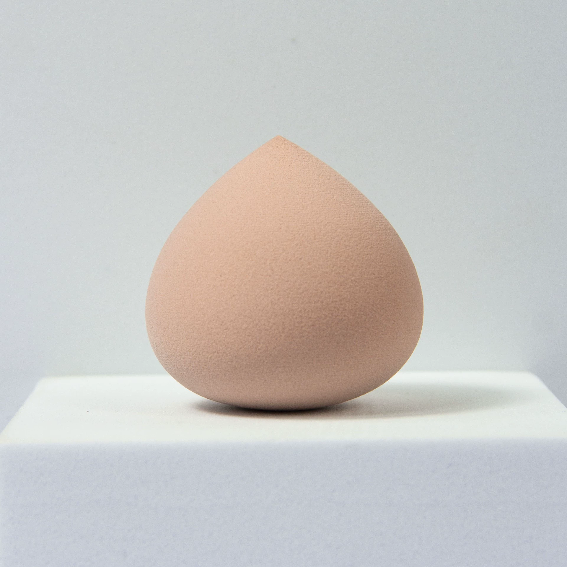 Кросс-бордерное красивое яйцо в форме персика становится больше при воздействии воды и равномерно выпускает пудру. Инструмент для красоты девочек в форме сердца персиковая воздушная подушка