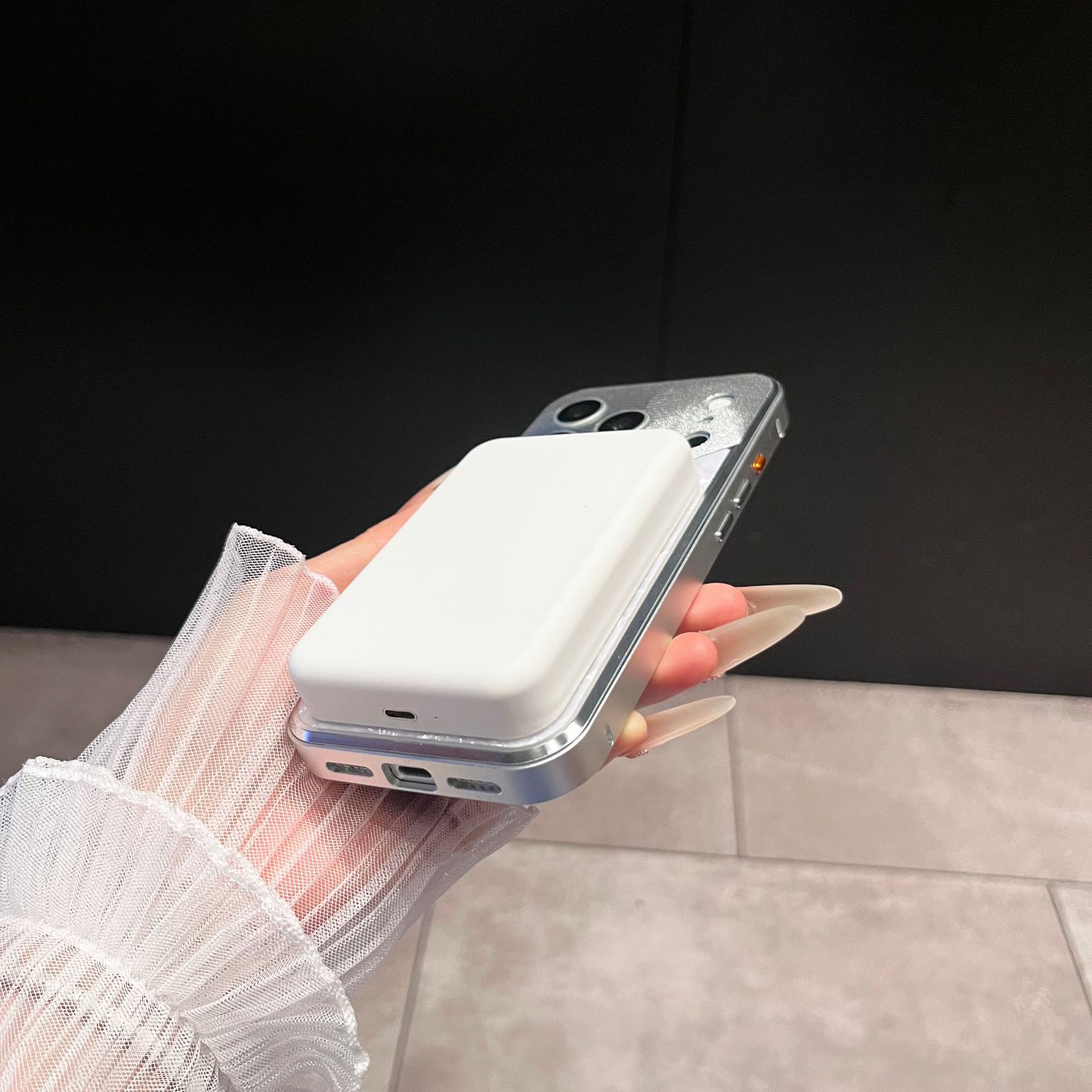 Ốp lưng điện thoại chống sốc viền dày họa tiết vỏ sò ánh kim — Đen Huyền, Trắng Kim Cương, Xanh Lam, iphone17pro chi tiết 11