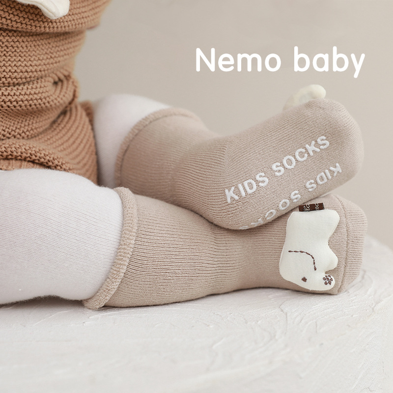 Bebé recién nacido calcetines 2022 invierno nuevo antideslizante dispensación muñeca de dibujos animados bebé recién nacido calcetines de niño