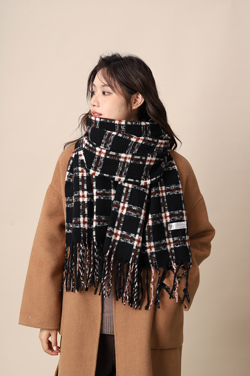 White Deer's gentle beige checkered cashmere scarf women, suitable keeping warm in autumn winter, versatile_voghion.com