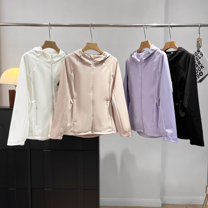 Mountain hiking softshell jacket for women, autumn and winter new style, outdoor windproof and water-resistant, fleece-lined mountaineering jacket Mountain hiking softshell jacket for women, autumn and winter new style, outdoor windproof and water-resistant, fleece-lined mountaineering jacket