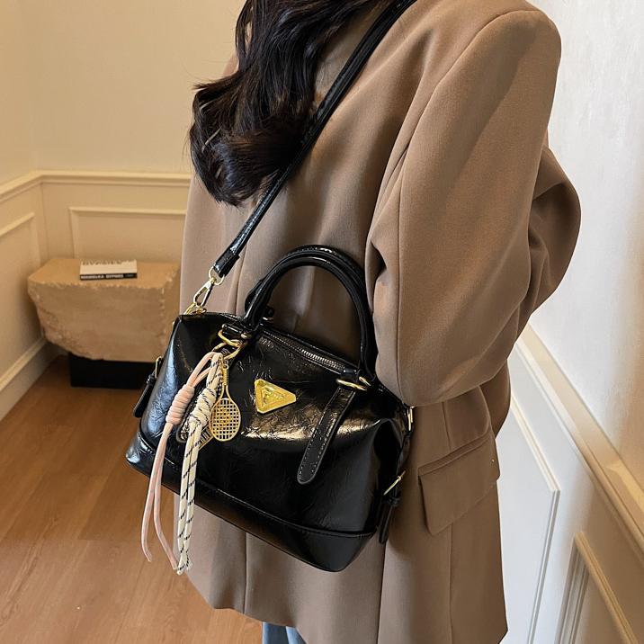 Bolso de tendencia universal bolso de mano de mujer 2025 nuevo estilo de alta moda bolso de hombro universal bolso de moda