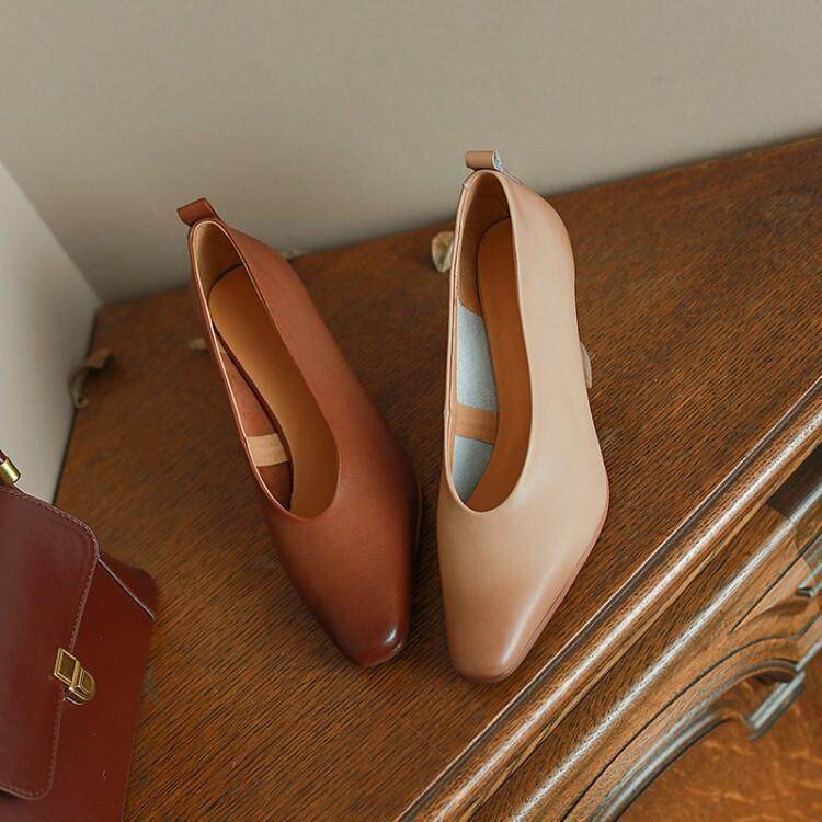 Niche Designer Style~ Soft Leather Granny Shoes for Women, French Retro Style, Slip-On V-Cut High-Heeled Single Shoes, Trendy Niche Designer Style~ Soft Leather Granny Shoes for Women, French Retro Style, Slip-On V-Cut High-Heeled Single Shoes, Trendy