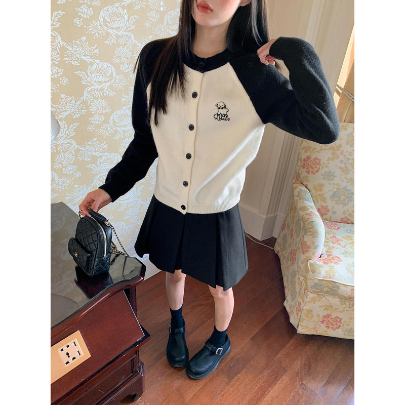 Raglan Sleeve Lambswool Embroidered Knit Cardigan for Women, Autumn 2025 New Style, Loose Fit, Color-Blocked Round Neck Top
