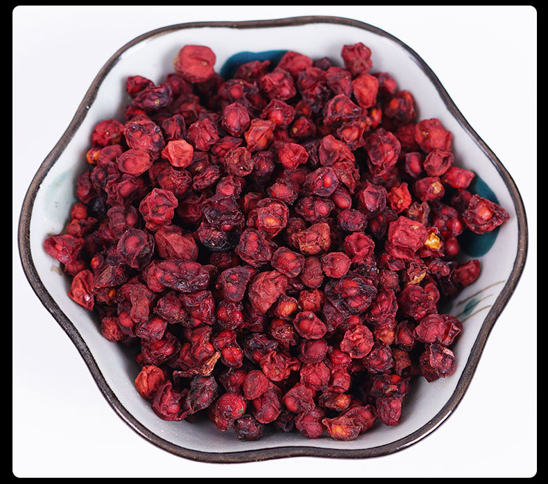 Wu Wei Zi Dried Berries (Schisandra chinensis) — Changbai Mountain Northern Schisandra Fruit, 500g in use