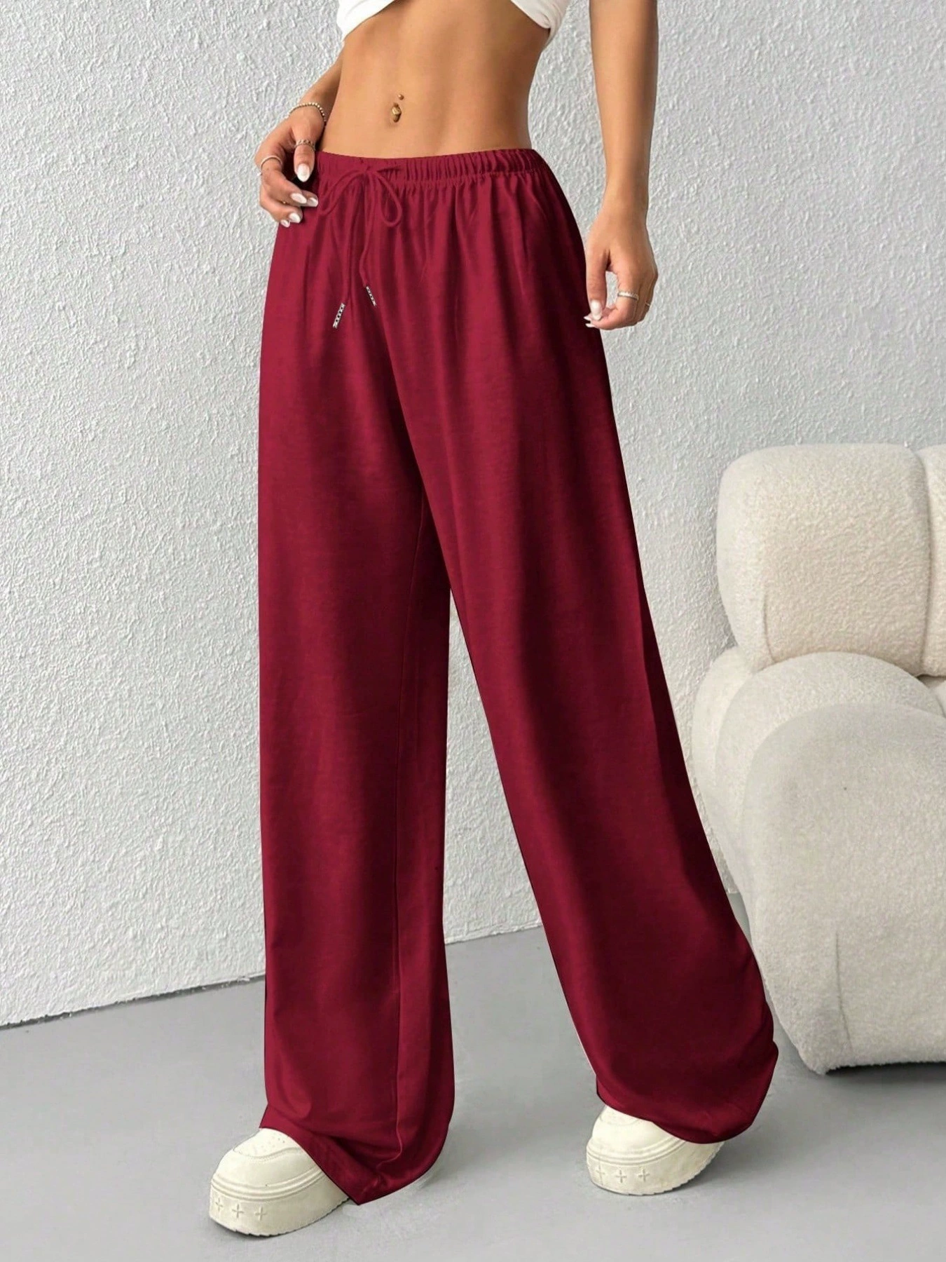 Расклешённые спортивные леггинсы, oversize с кулиской, широкие свободные брюки — европейский стиль