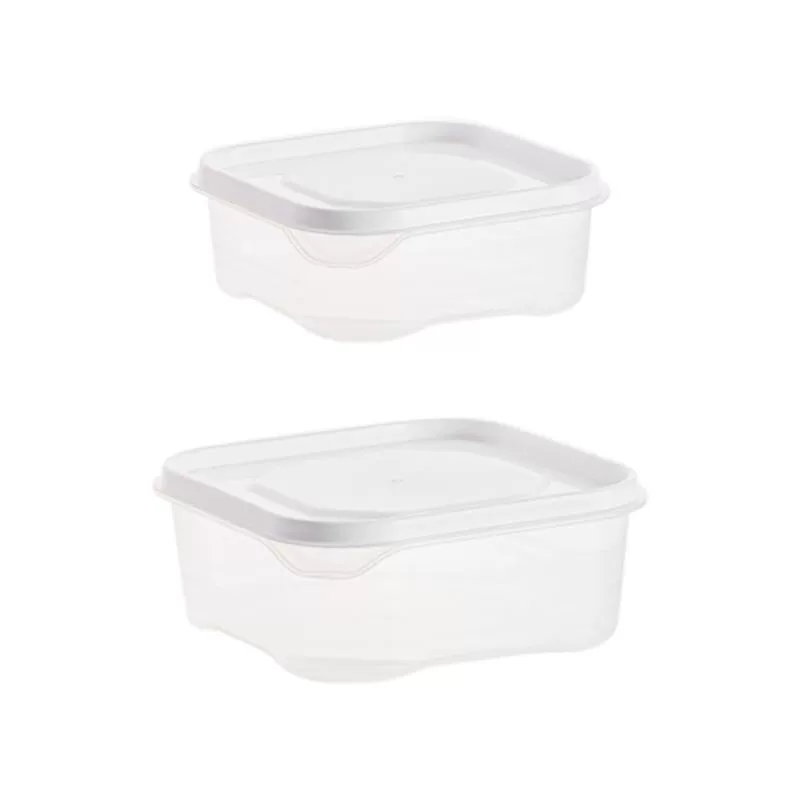 Холодильник с замороженным мясом в коробке