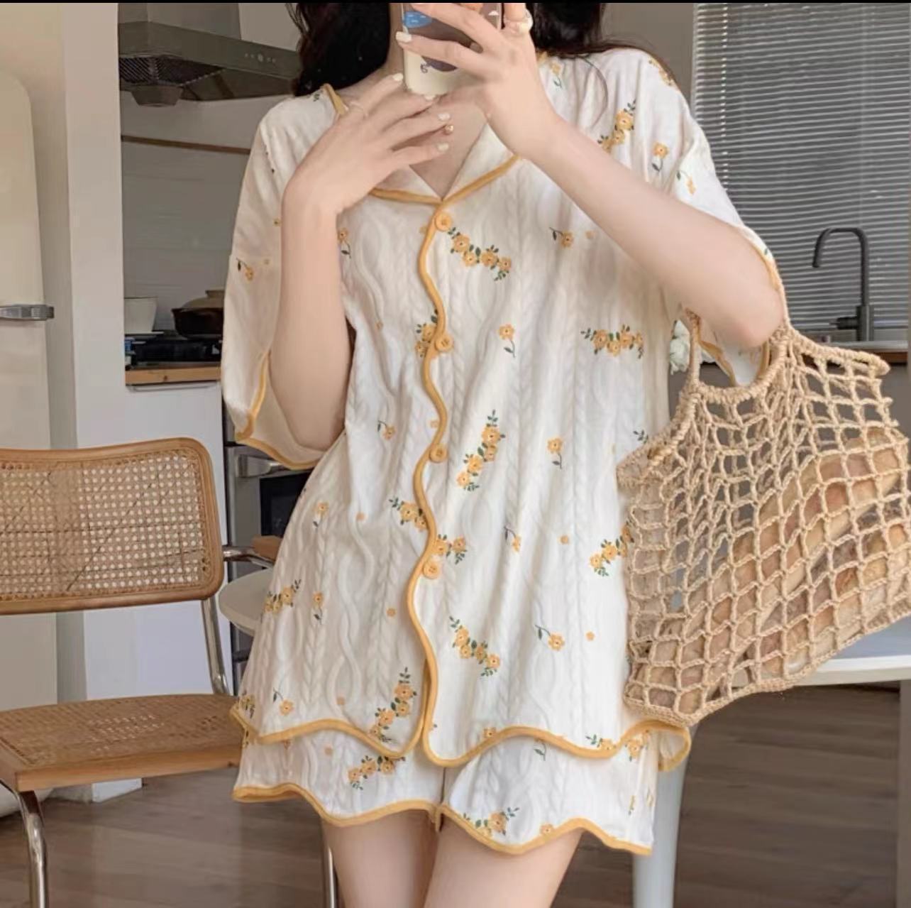 Pijamas de verano de las mujeres nuevo cardigan pantalones cortos de manga corta lindo estilo Chanel desgaste al aire libre desgaste del hogar del verano traje de dos piezas
