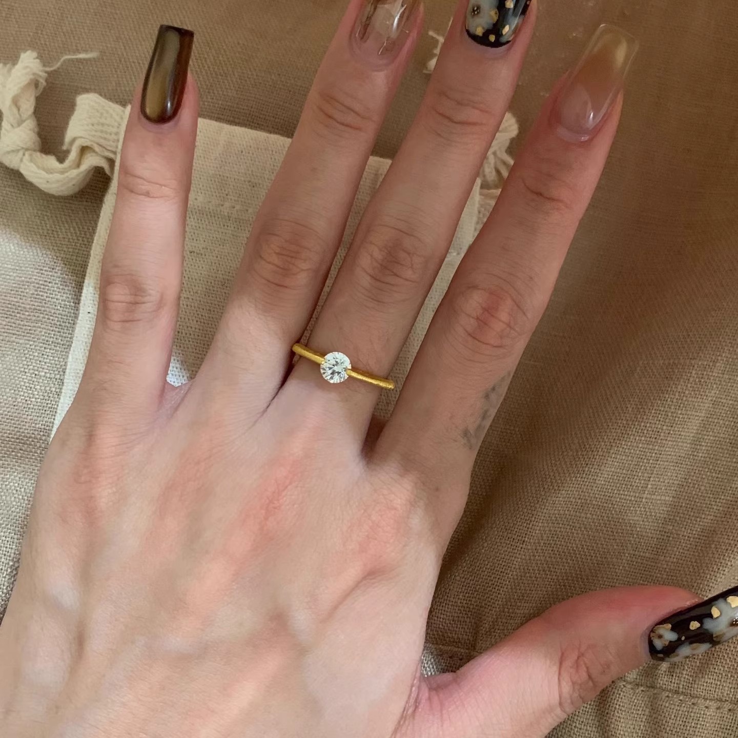 Sparkling Designer Ring For Women, Elegant And Comfortable Piece_voghion.com
