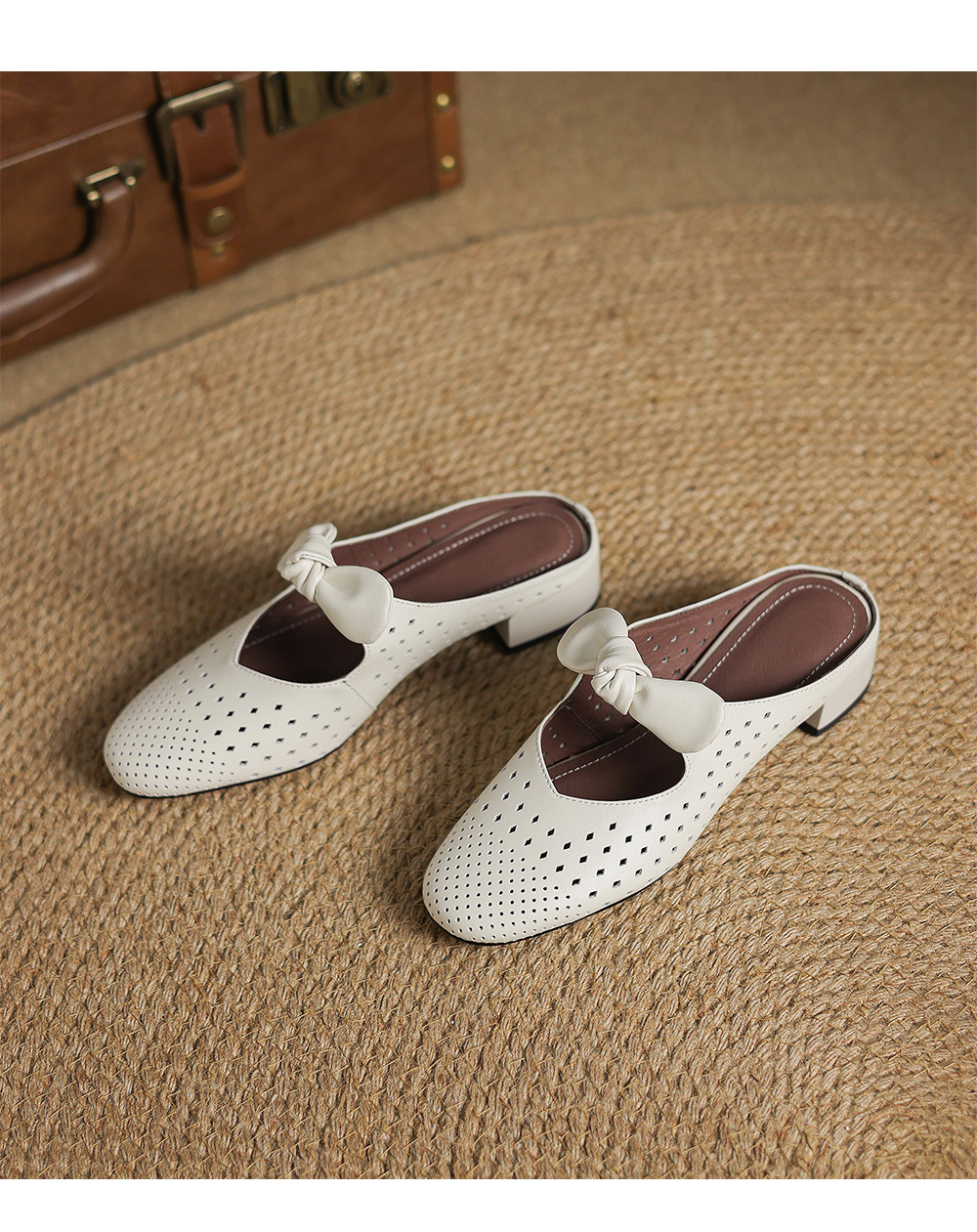 Dép sandal nữ da bò đục lỗ mũi kín quai hậu gót thấp — Màu hồng chi tiết 18